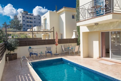 Garden, Seating area, Swimming pool