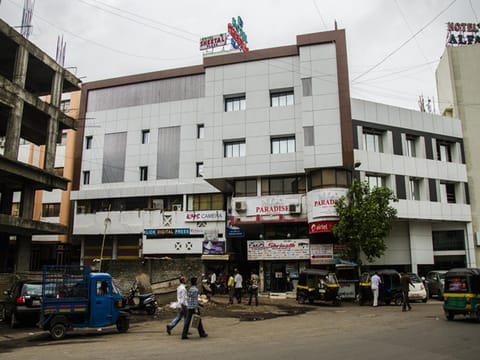 Property building, Facade/entrance, City view