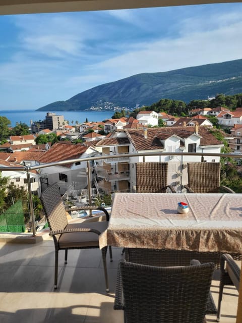 View (from property/room), Balcony/Terrace, Sea view