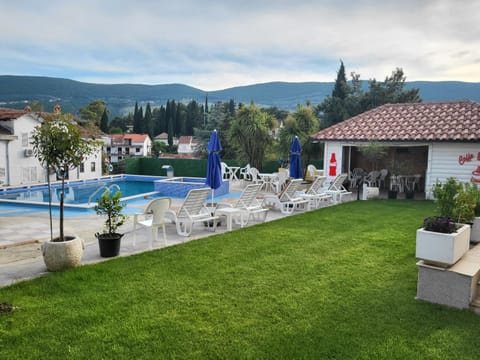 Garden, Garden view, Pool view, Swimming pool