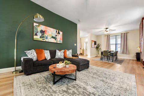 Living room, Dining area, Family