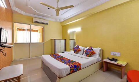 FabExpress Vibrant Residency Hotel in Ahmedabad