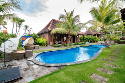 Garden, Swimming pool