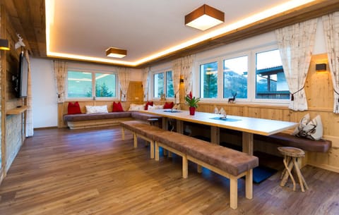 Winter, Summer, Living room