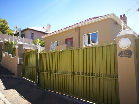 12 Greenpoint Guesthouse Urlaubsunterkunft in Cape Town