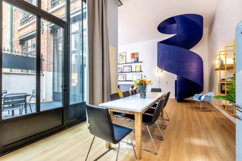 Living room, Seating area, Dining area