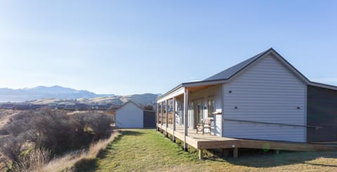 Shotover Country Cottages Chalet in Queenstown
