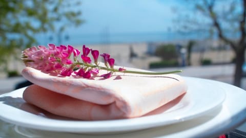 Food and drinks, Sea view