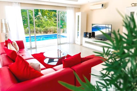 Private Iberosta Villa Lagoon 4BDR, Beach, Pool - FREE GolfCart in May Chalet in Punta Cana