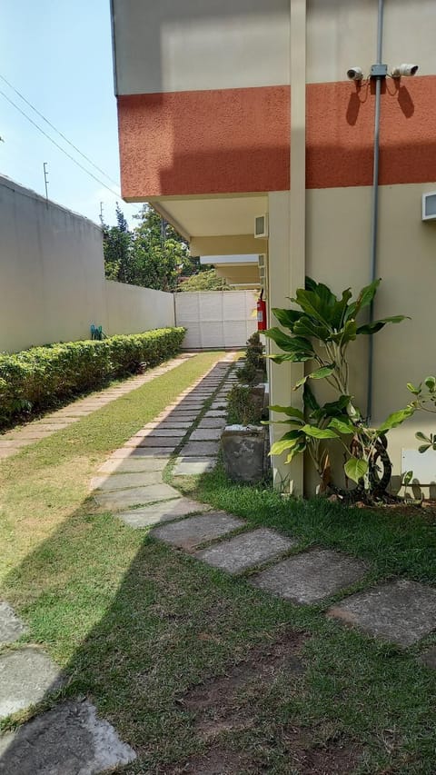 Garden, Parking