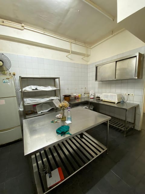 Kitchen or kitchenette, minibar, stove, Internal: Not applicable to any particular room