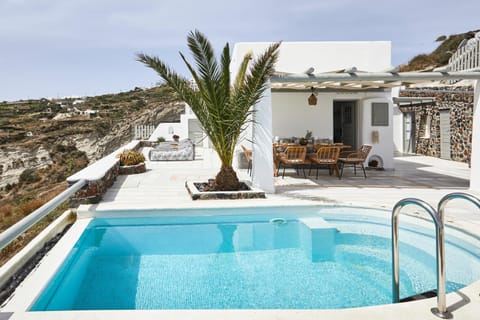 Patio, Day, Balcony/Terrace, Pool view, Swimming pool, sunbed