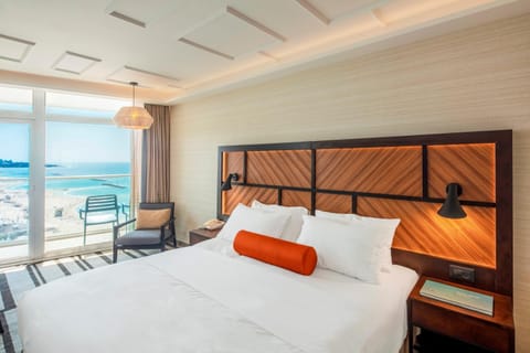 Bed, View (from property/room), Balcony/Terrace, Sea view