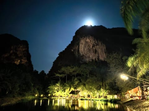 Night, Natural landscape, Lake view, Mountain view, River view