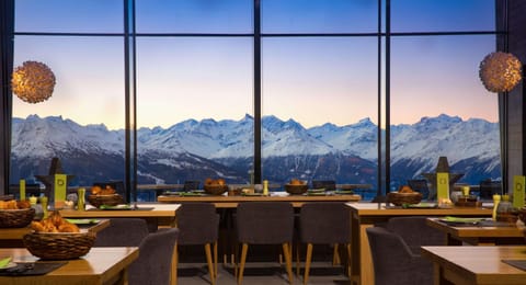 Restaurant/places to eat, Winter, Mountain view, Mountain view, Breakfast, Breakfast, Sunrise