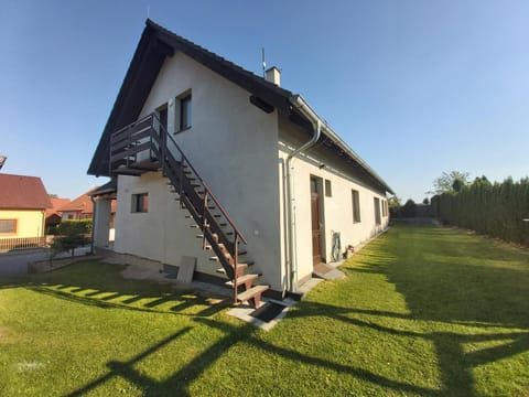 Property building, Facade/entrance, Garden