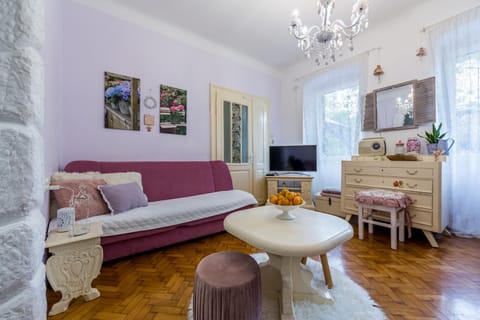Holiday Home Inga with free private parking Condo in Rijeka