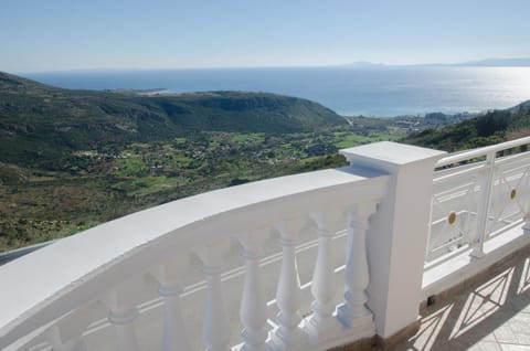 Balcony/Terrace, Mountain view, Sea view, Street view