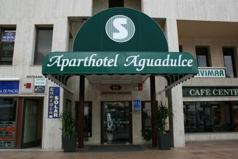 Apartahotel Aguadulce Apartment hotel in Aguadulce