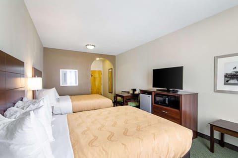 Quality Inn & Suites Near Tanger Outlet Mall Hotel in Gonzales