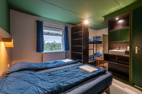 Stayokay Hostel Dordrecht - Nationaal Park De Biesbosch Hostal in Dordrecht