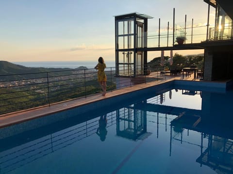 Sea view, Swimming pool