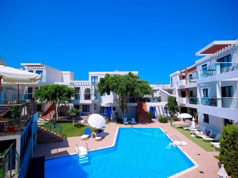 Balcony/Terrace, Swimming pool, Swimming pool