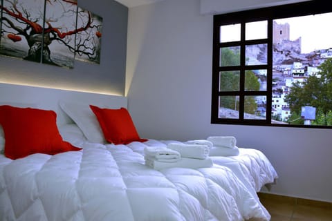 Photo of the whole room, Decorative detail, Bedroom