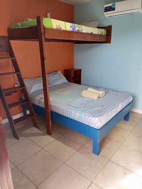 Surfari Bocas Hostel in Bocas del Toro Province