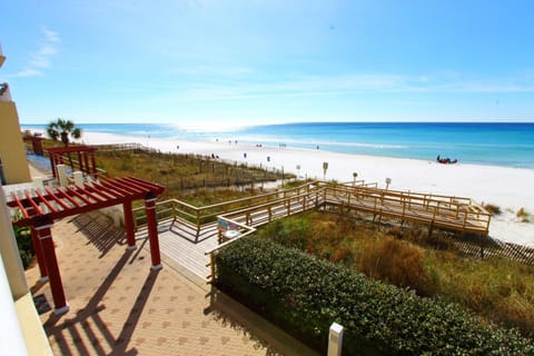 Majestic Beach Resort, Panama City Beach, Fl Resort in Long Beach