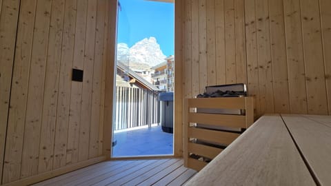 Sauna, Photo of the whole room, Mountain view