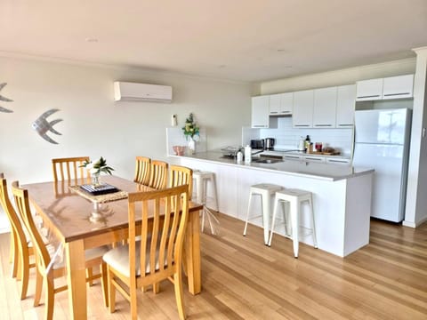 Living room, Dining area, Sea view, Sunrise, kitchen