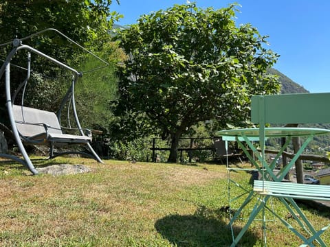 Cà dal Bosc e Cà sgrüscia House in Canton of Ticino