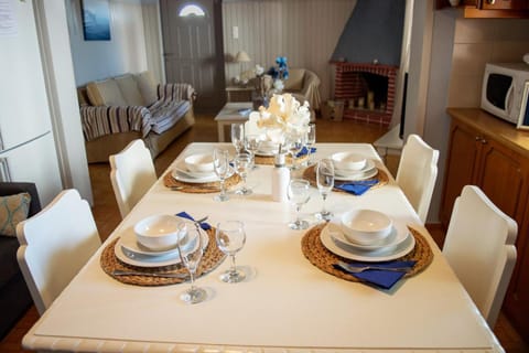 Dining area, Lunch, Dinner, Family