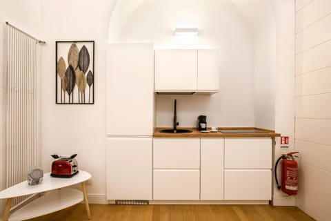 Holidays Teatro Pace Apartment in Rome