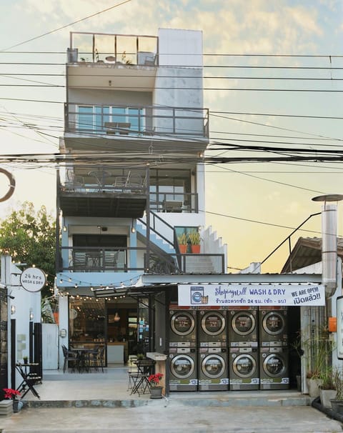 Property building, Facade/entrance, City view, Mountain view, River view, Street view, washing machine, dryer