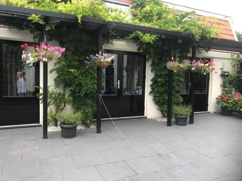 Garden, Balcony/Terrace