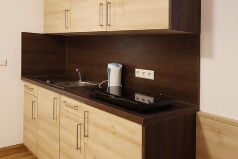 Coffee/tea facilities, Kitchen or kitchenette