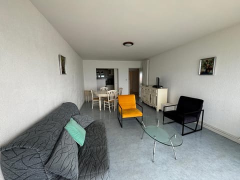 Appartement T3 avec balcon et garage aux Sables-d'Olonne - FR-1-197-185 Apartment in Château-d'Olonne