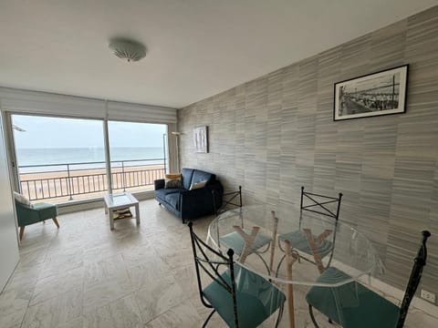 Studio face mer tout confort, proche plage et centre, Les Sables-d'Olonne - FR-1-197-267 Apartment in Les Sables-d'Olonne