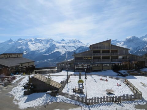 Appartement confort 3 pièces cabine skis aux pieds, balcon, 6 personnes - Auris en Oisans - FR-1-297-27 Apartment in Auris