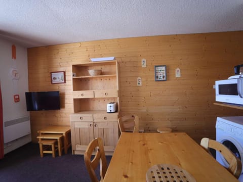 Appartement 4 pièces, 8 couchages à 300m des pistes - Auris en Oisans - FR-1-297-46 Apartment in Auris