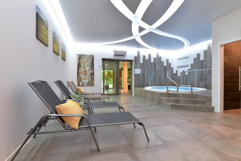 Hot Tub, Fitness centre/facilities