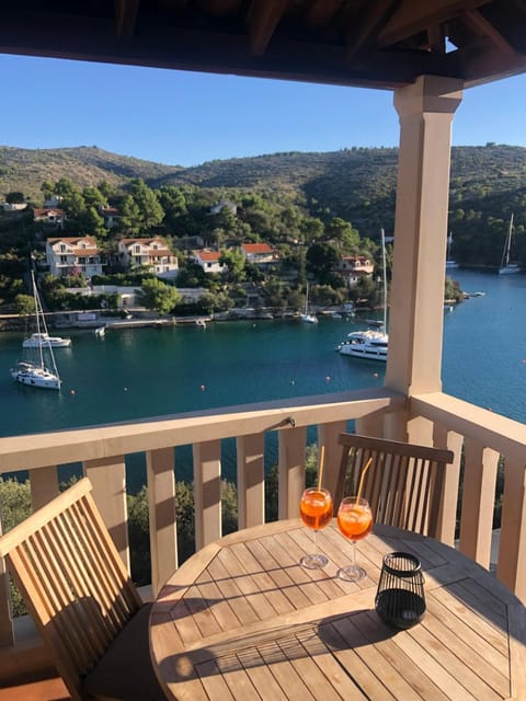 Patio, Day, Natural landscape, View (from property/room), Balcony/Terrace, Dining area, Sea view