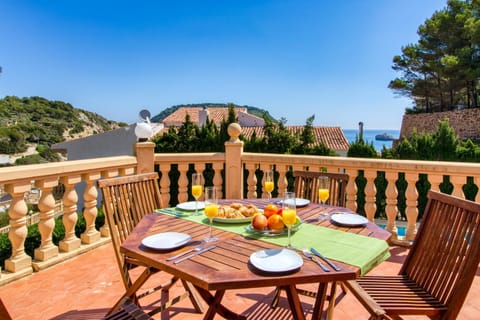 Balcony/Terrace, Mountain view, Sea view, Area and facilities