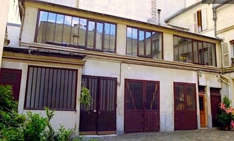 Property building, Facade/entrance
