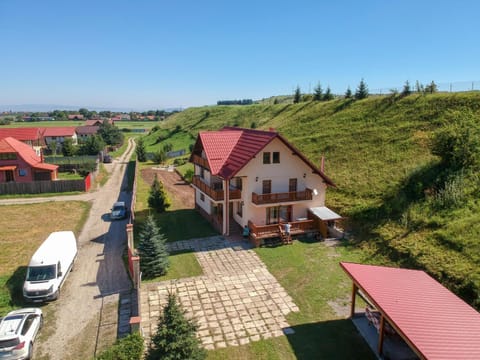 Casa Din Gradina Lui Ioan House in Brașov County