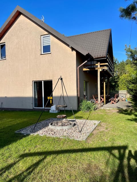 Property building, Spring, Day, Garden, Garden view