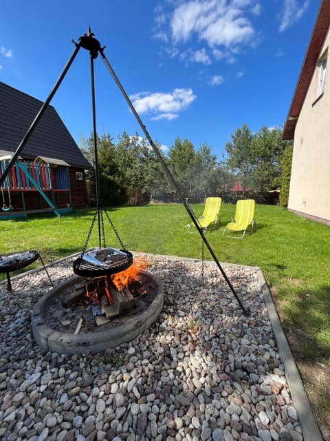 Spring, Day, BBQ facilities, Garden, Garden view