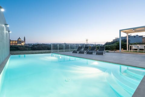 Spring, Landmark view, Pool view